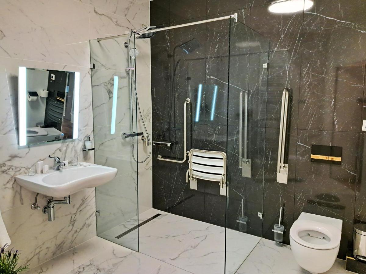 Hotel Domus Collis Győr Zewnętrze zdjęcie